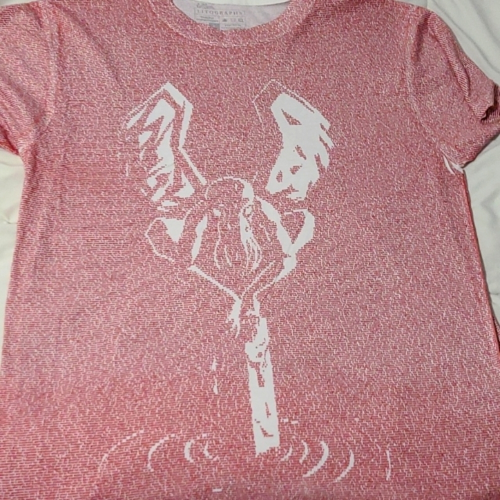 Cthulhu litho shirt design has words from the story making it men's lg